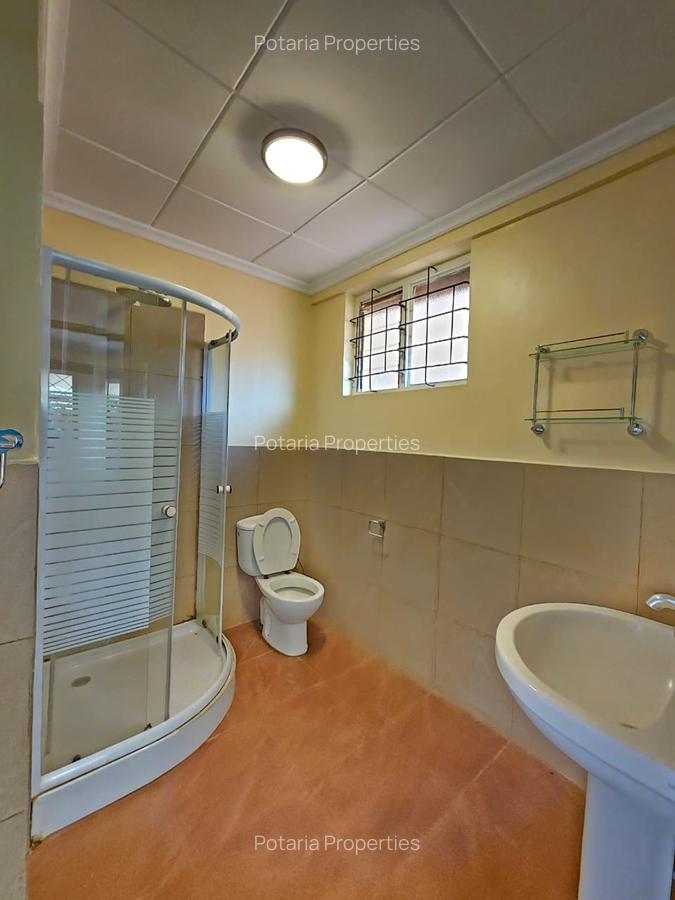 Commercial Property with Parking in Lavington - 11