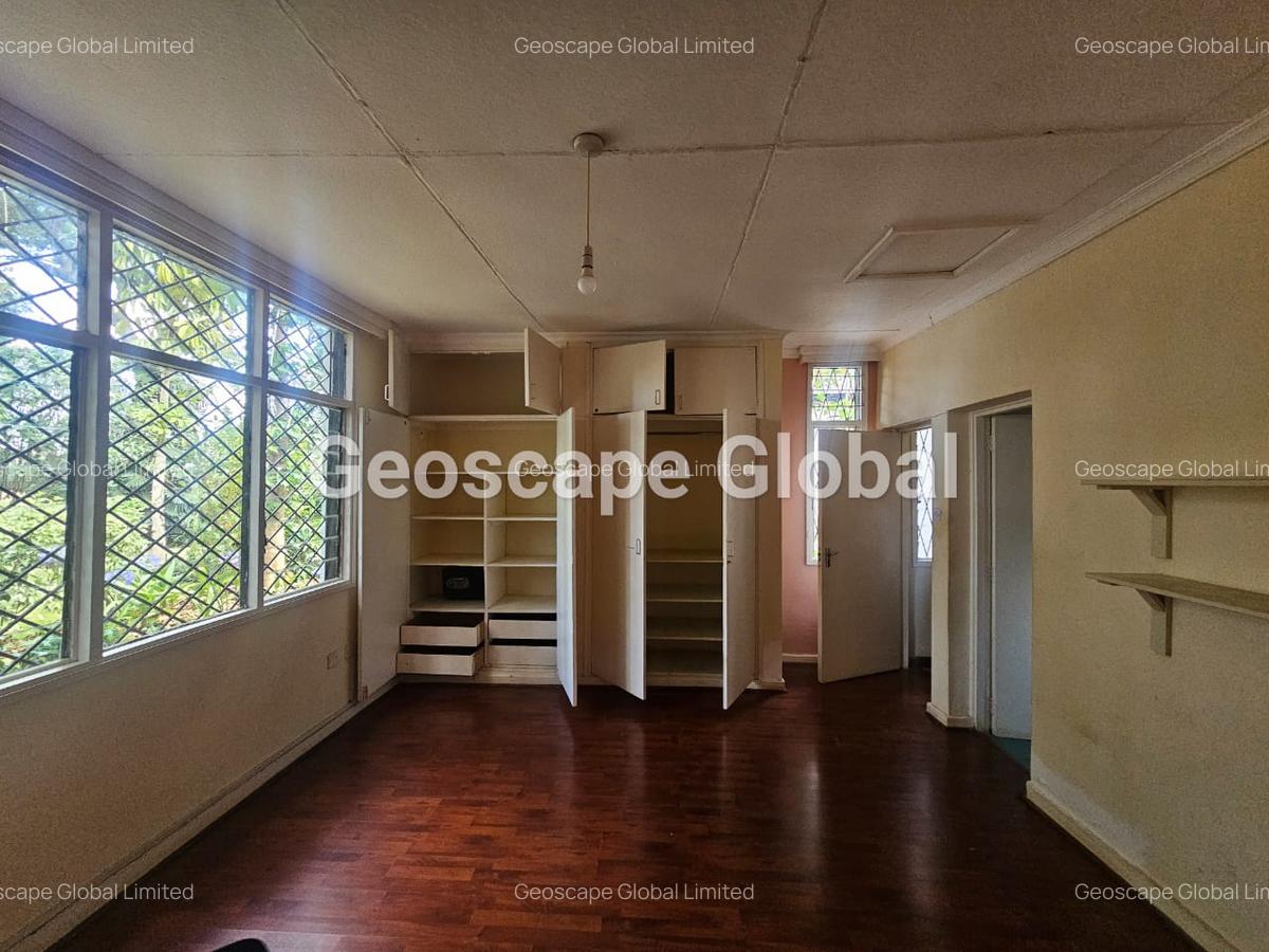 4 Bed House with En Suite in Loresho - 5