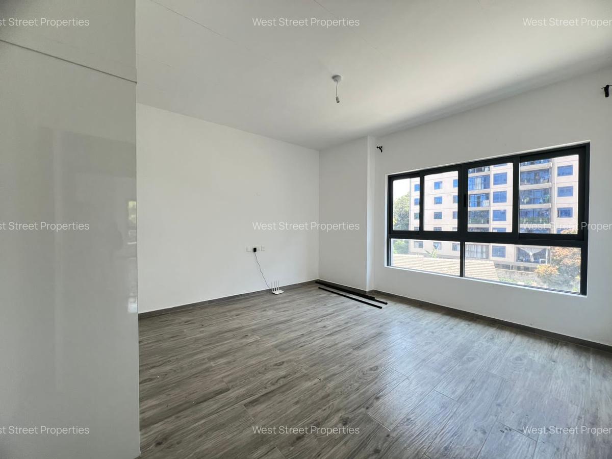 2 Bed Apartment with En Suite at Lavington - 6