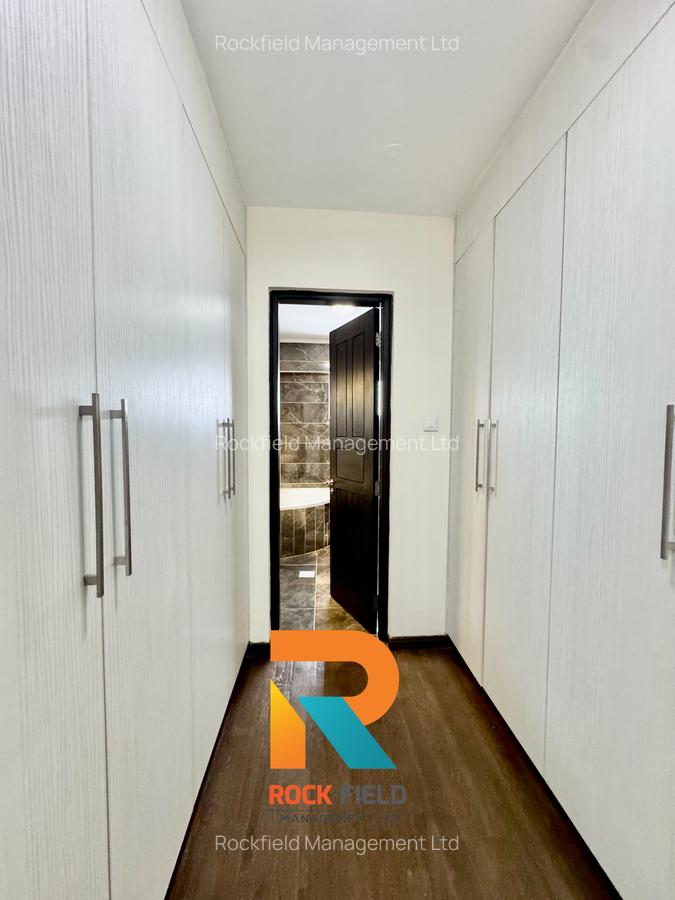 Furnished 3 Bed Apartment with En Suite in Riverside - 12