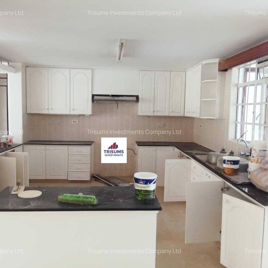 4 Bed Apartment with En Suite at Rhapta Road - 2