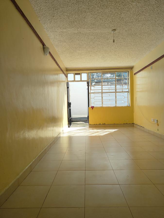 1 Bed House with En Suite at Karen Road - 19