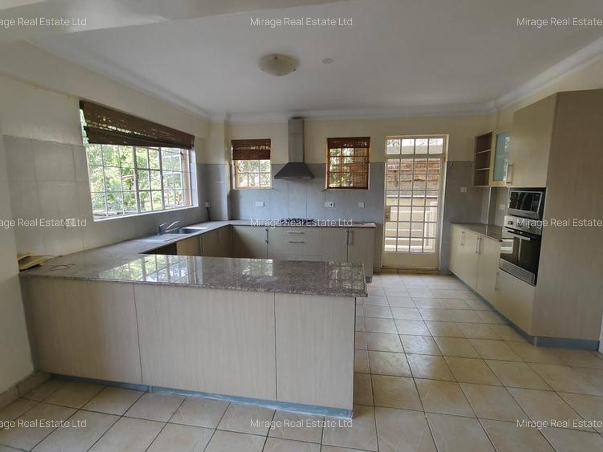 2 Bed Apartment with En Suite in Kilimani - 5