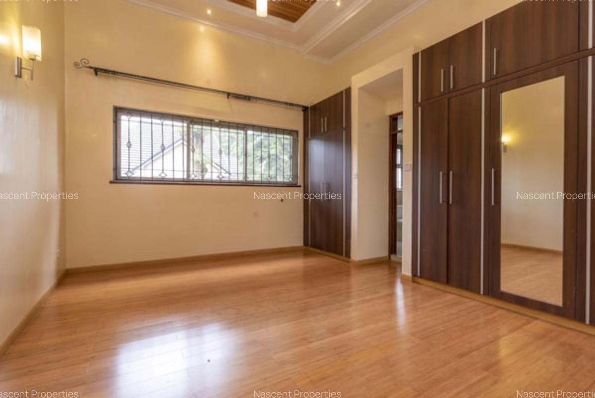 4 Bed House with En Suite in Runda - 14