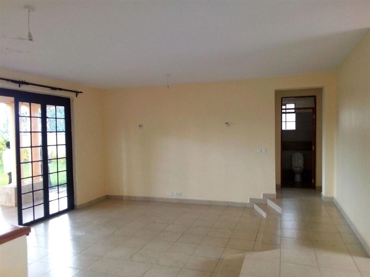 5 Bed Townhouse with En Suite at Red Hill - 3