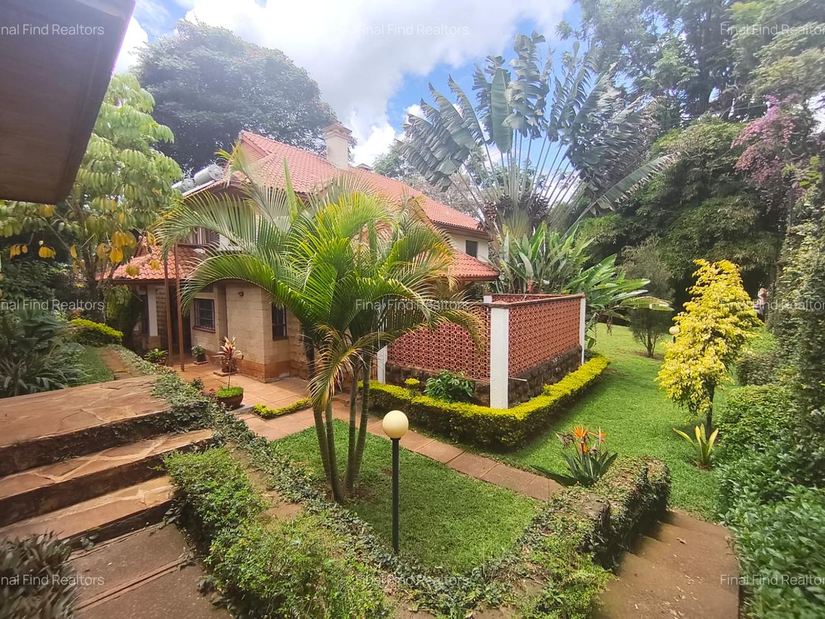 5 Bed Townhouse with Swimming Pool in Rosslyn - 19