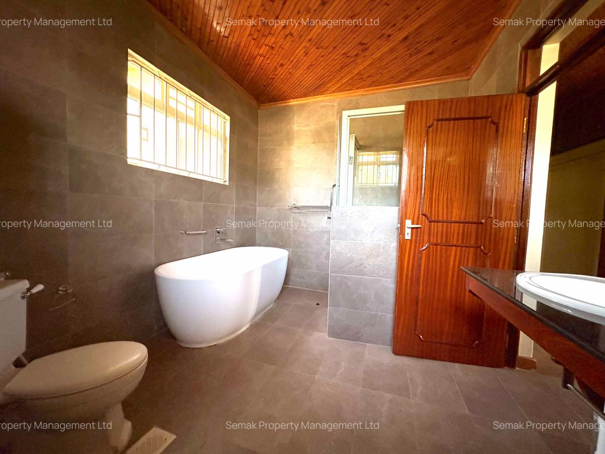 5 Bed House with En Suite at Faith Drive - 5