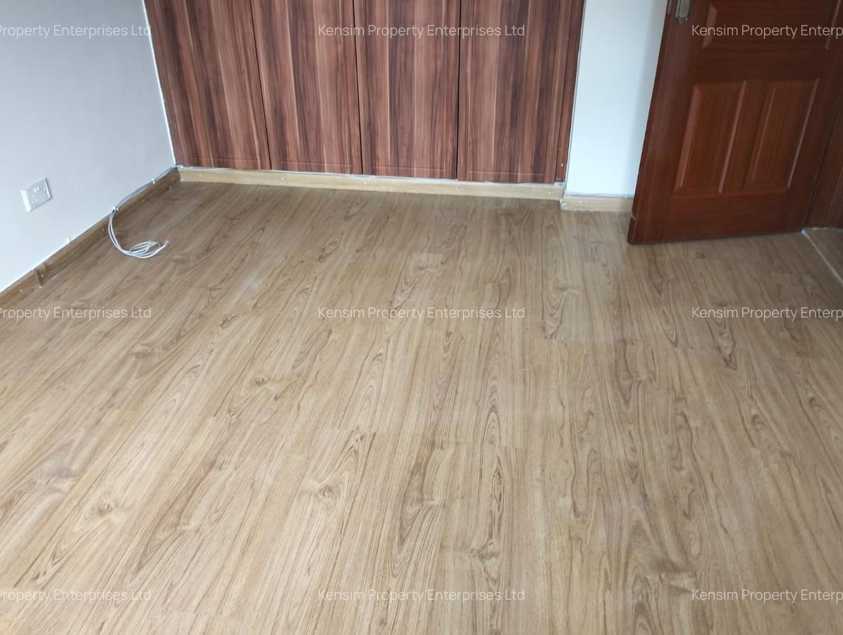 3 Bed Apartment with En Suite in Brookside - 10