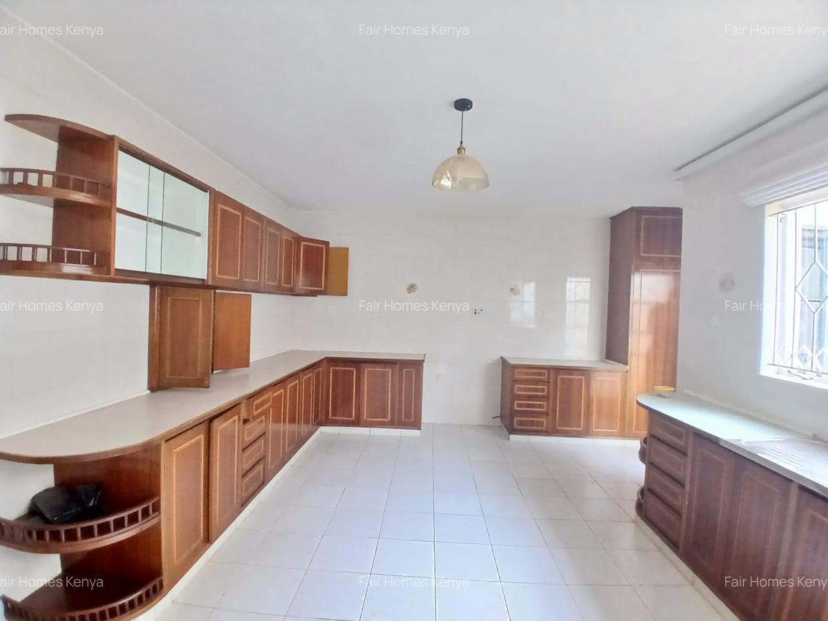 4 Bed Townhouse with En Suite at Lavington Green - 15