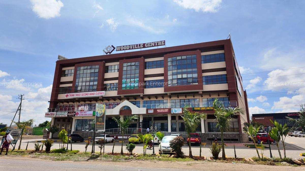 400 ft² Commercial Property at Joska - 7