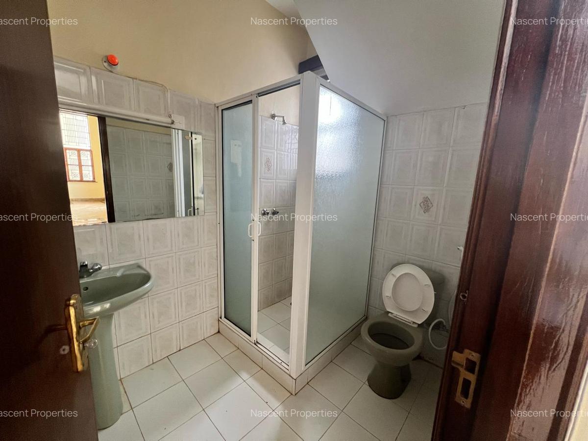 4 Bed Townhouse with En Suite in Spring Valley - 16