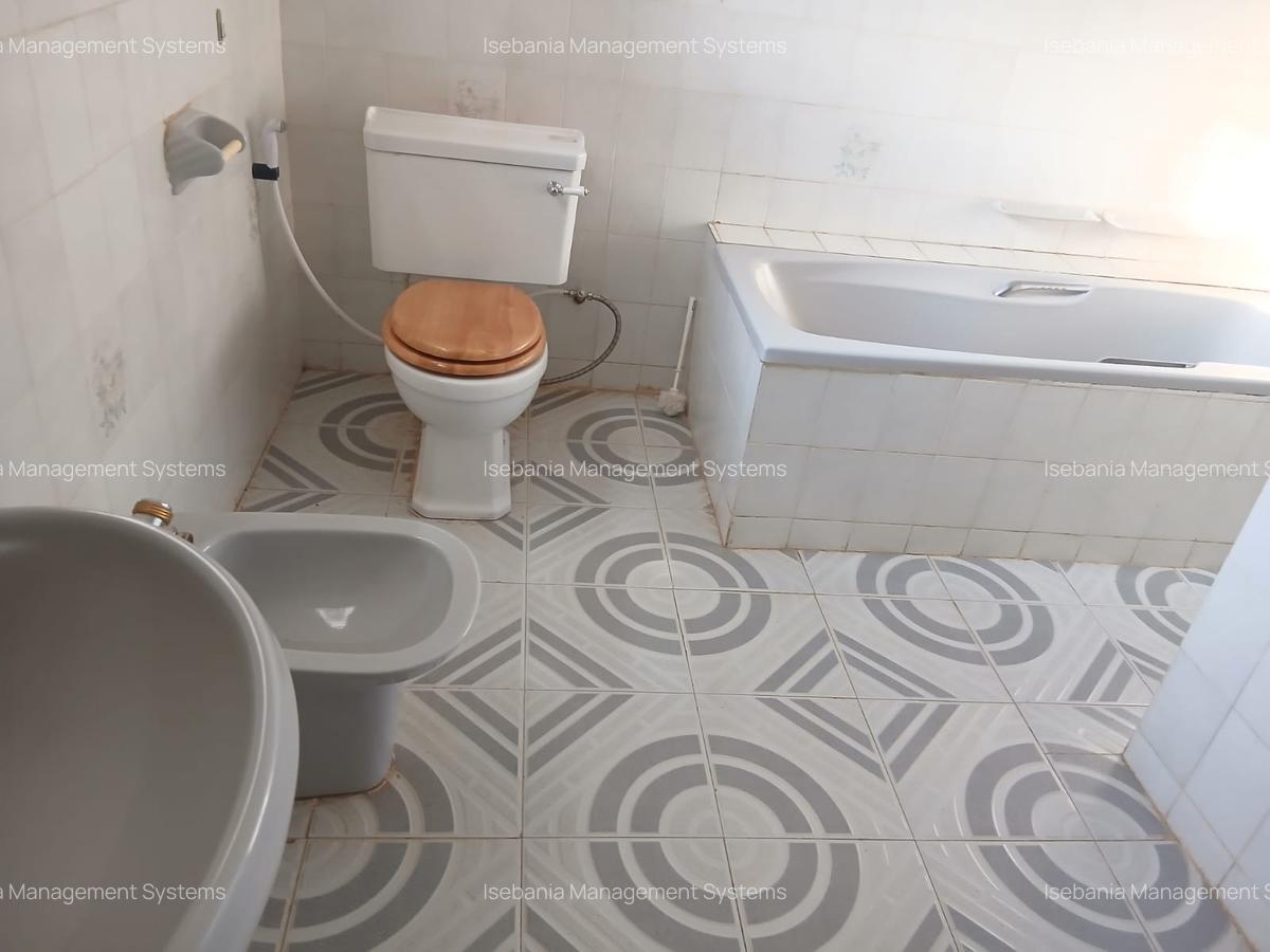 3 Bed Townhouse with En Suite at Evergreen - 14