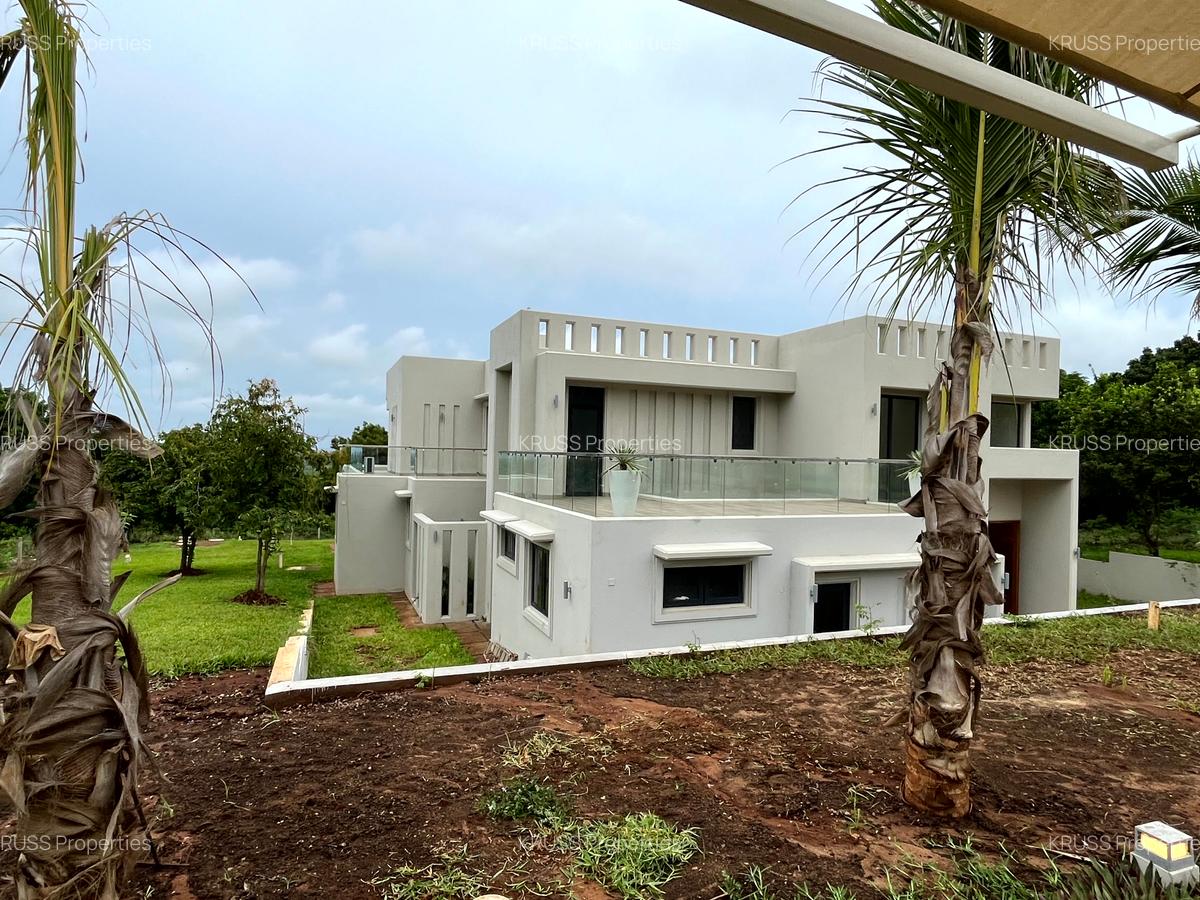 4 Bed House with En Suite at Hs84 - 20