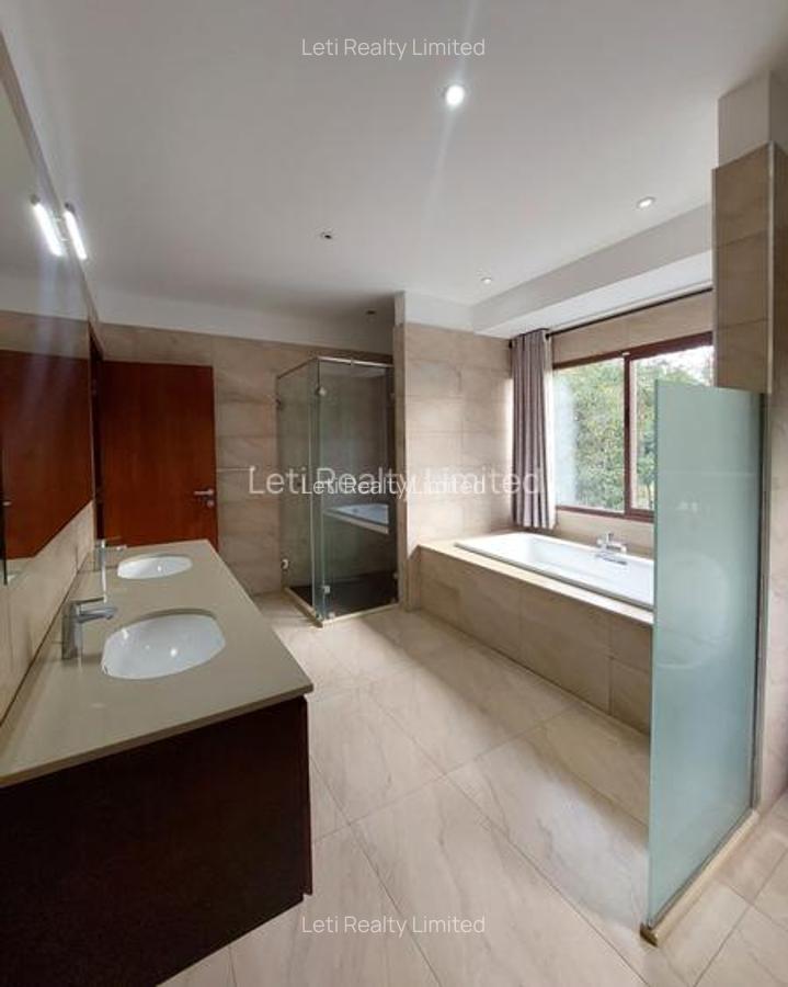 5 Bed Townhouse with En Suite in Lavington - 11