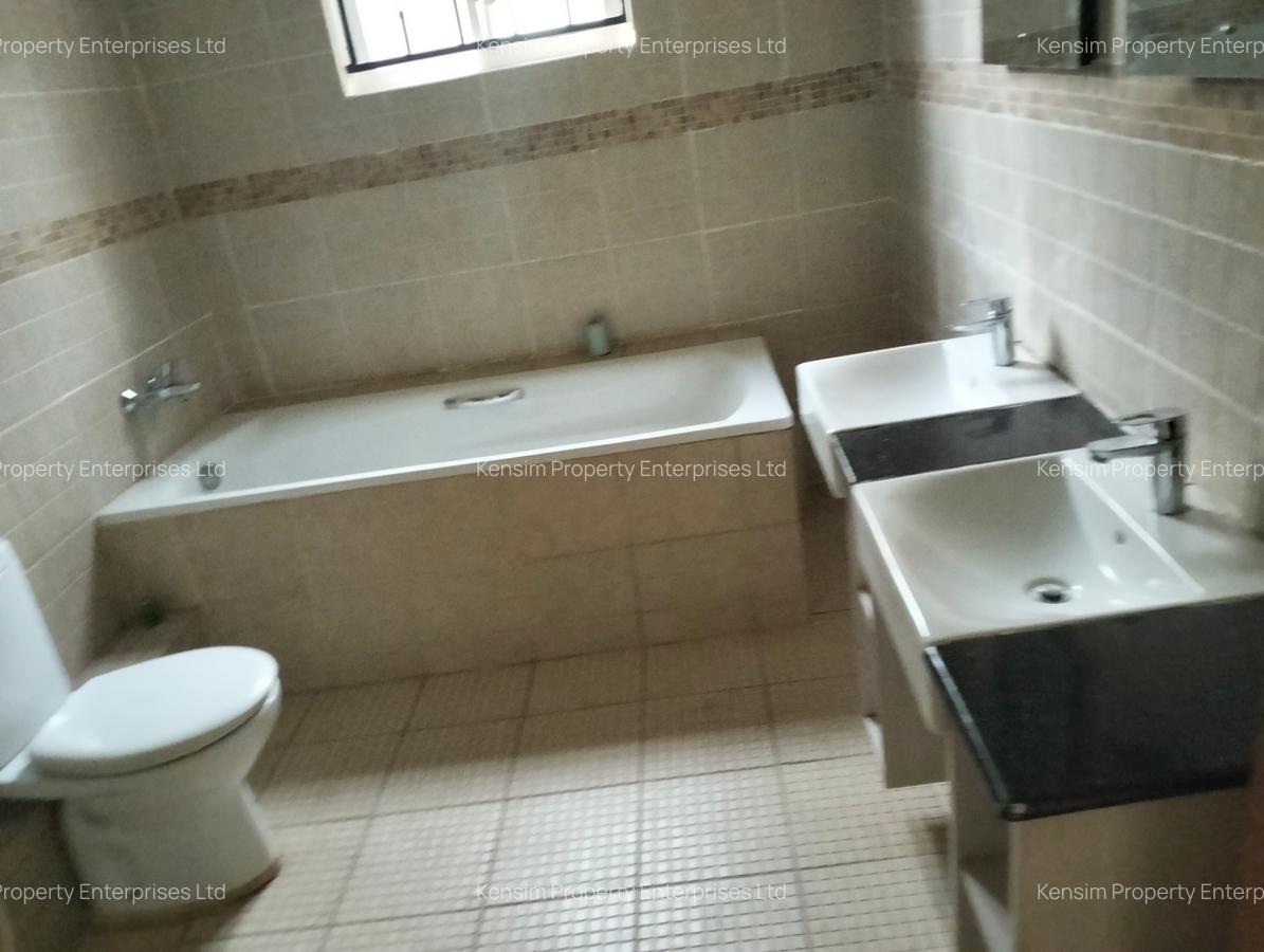 5 Bed Townhouse with En Suite in Spring Valley - 11