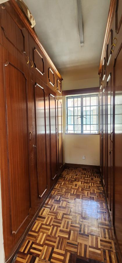 5 Bed Townhouse with En Suite in Westlands Area - 13