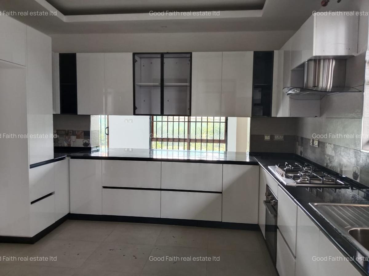 4 Bed Townhouse with En Suite in Kiambu Road - 4