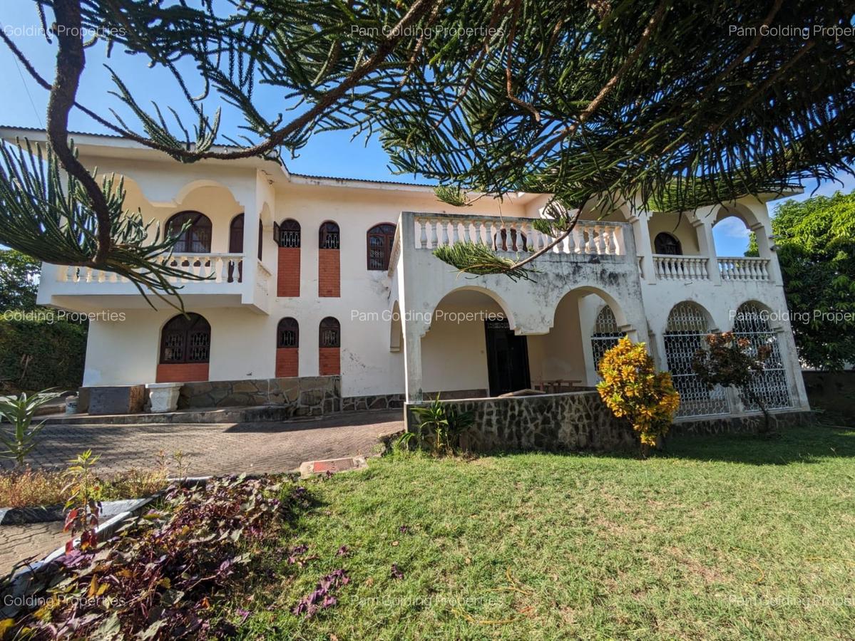 4 Bed Townhouse with En Suite in Nyali Area - 2