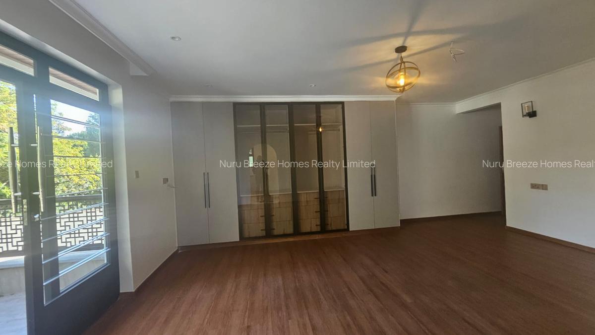 7 Bed House with En Suite in Runda - 6