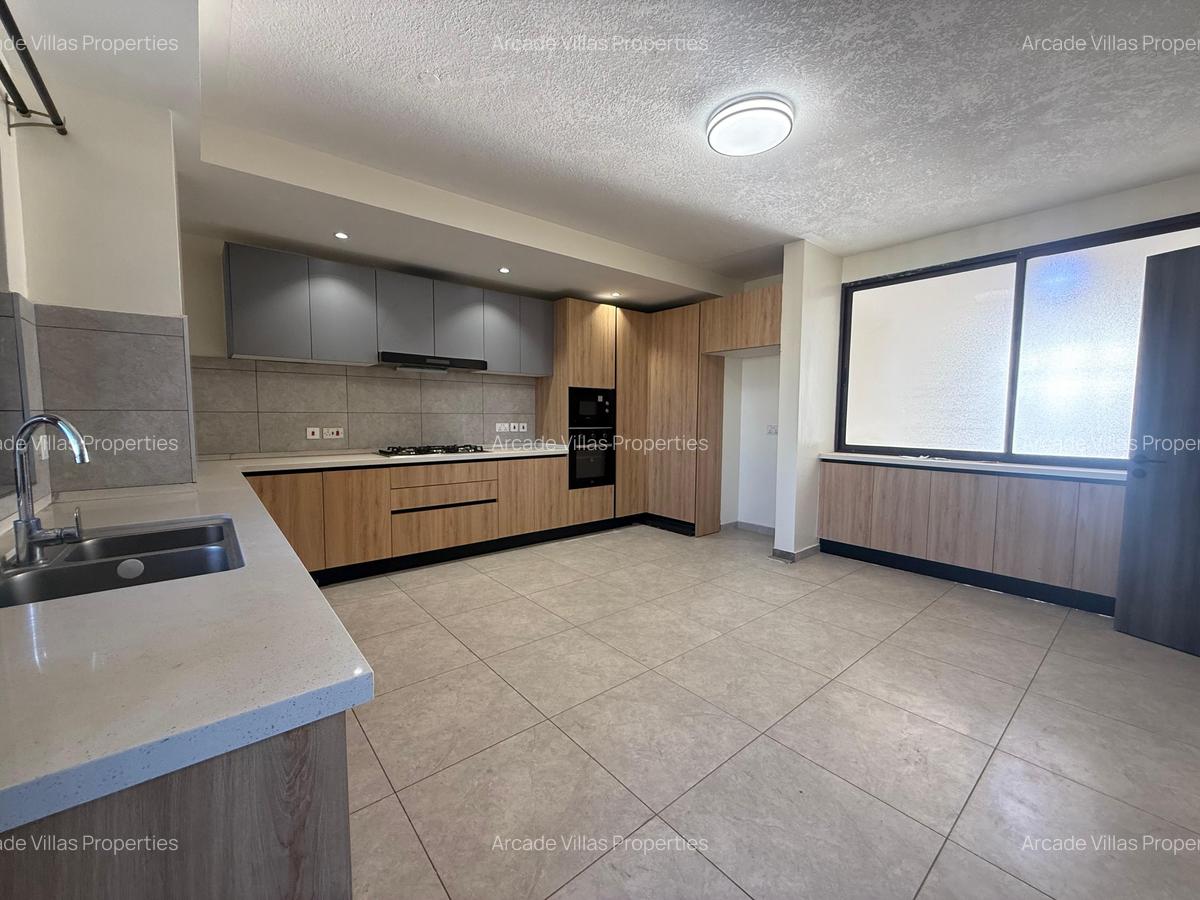 4 Bed Apartment with En Suite in Kileleshwa - 5