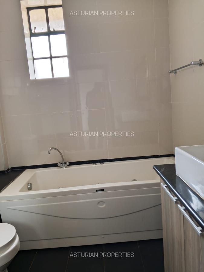 4 Bed Townhouse with En Suite in Kitisuru - 16