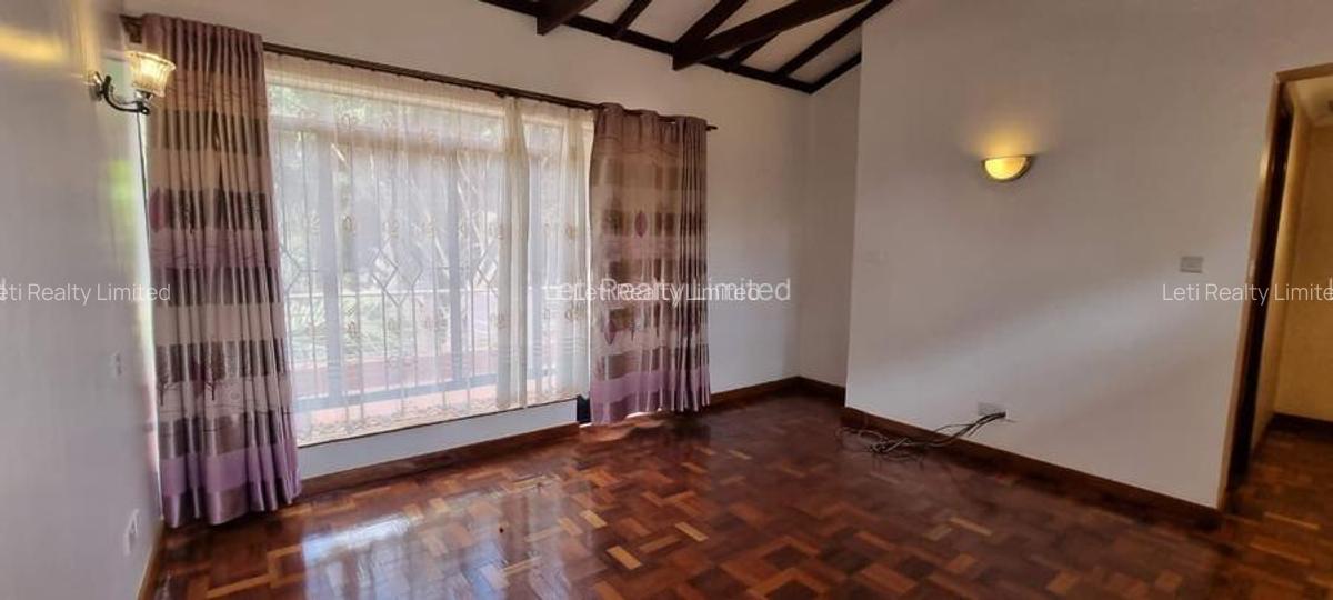 4 Bed Townhouse with En Suite in Lavington - 6