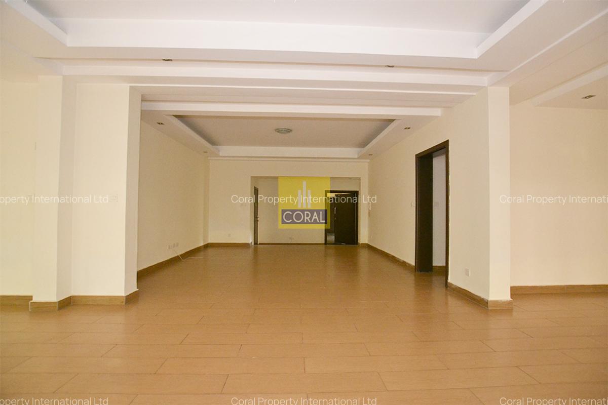 3 Bed Apartment in Riverside - 9