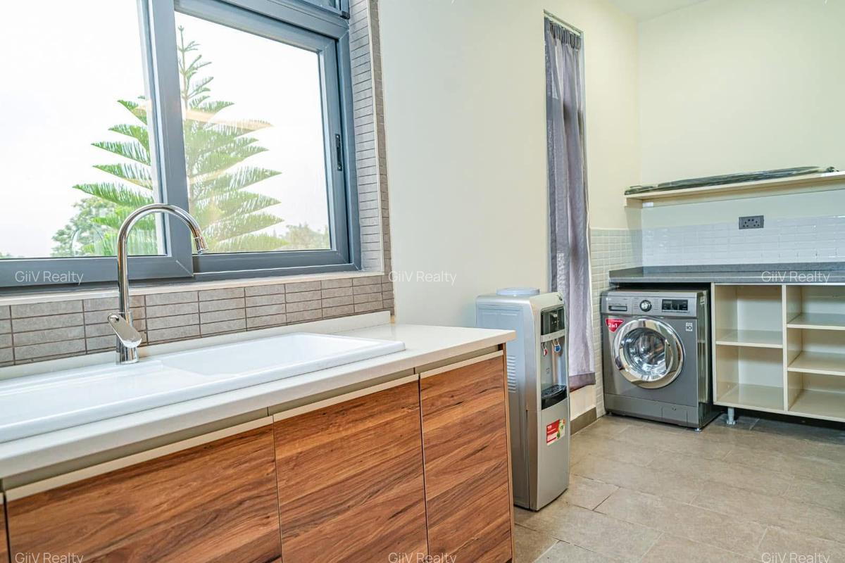 Furnished 2 Bed Apartment with En Suite in Spring Valley - 12