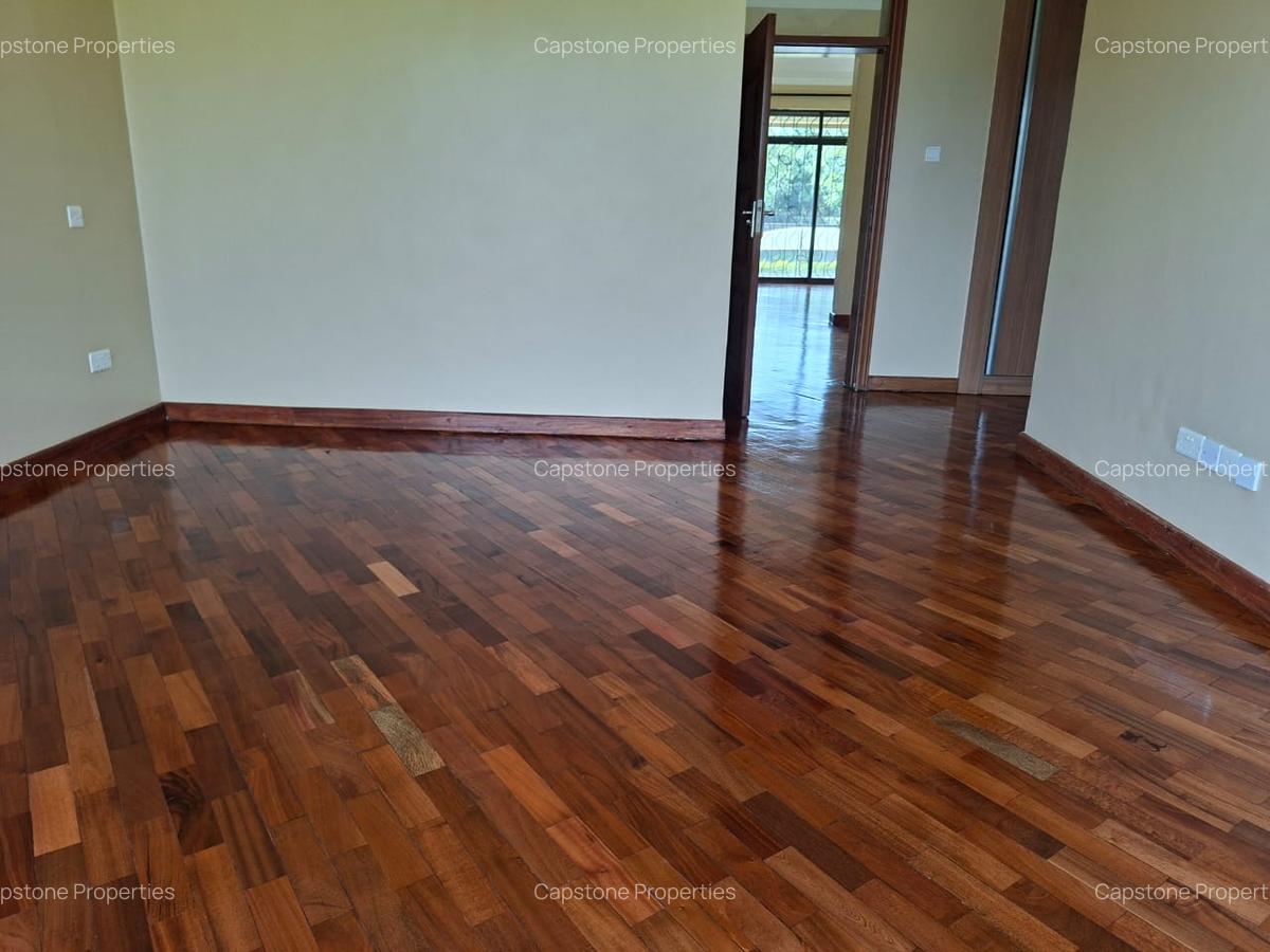 4 Bed Townhouse with En Suite in Ridgeways - 9