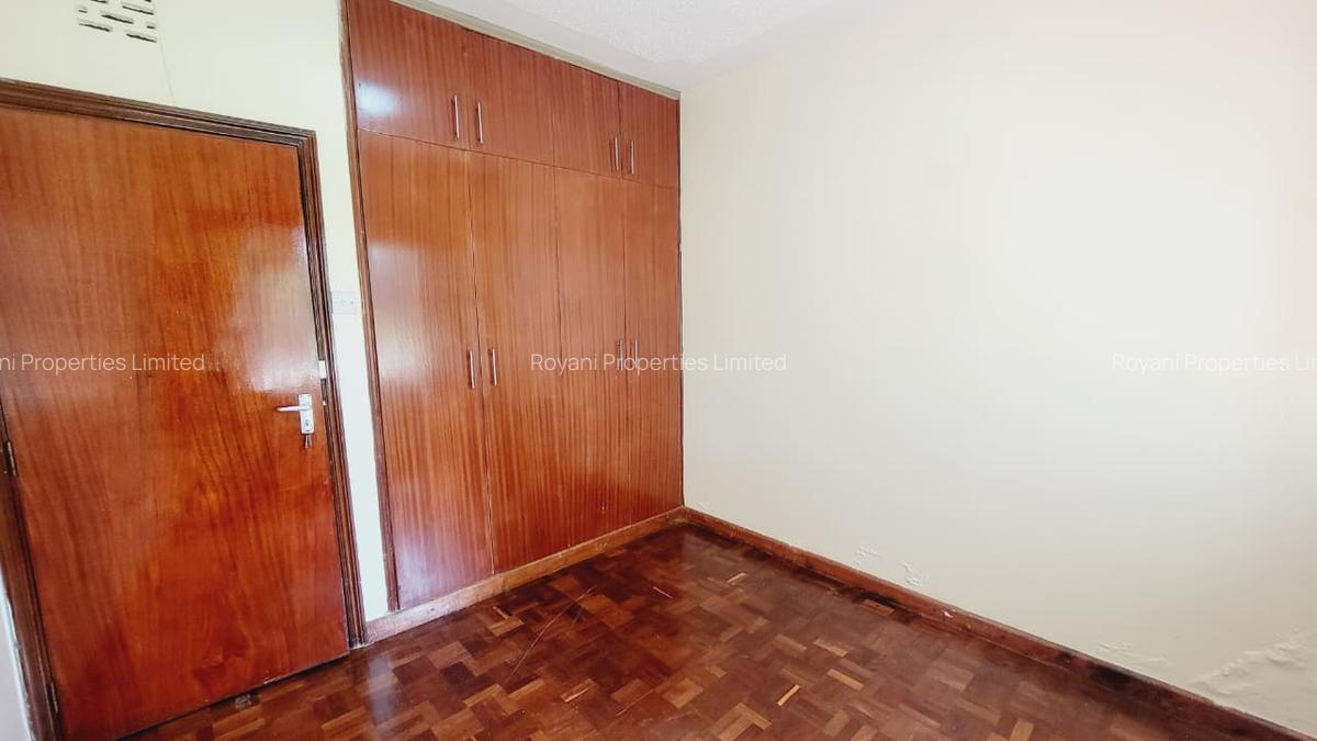 5 Bed House with En Suite in Rosslyn - 11