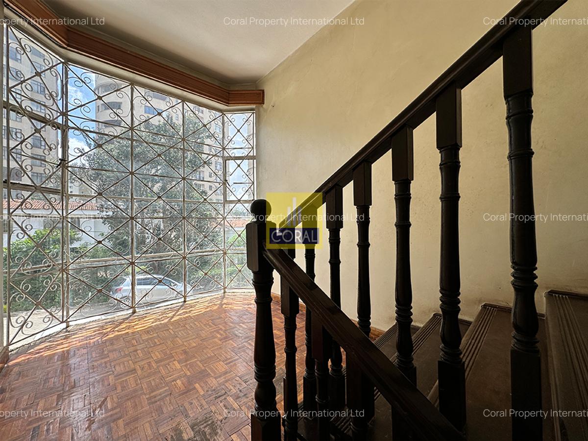 5 Bed Townhouse in General Mathenge - 13