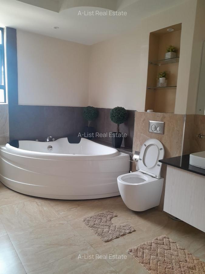 3 Bed Apartment with En Suite at Riverside Gardens - 11