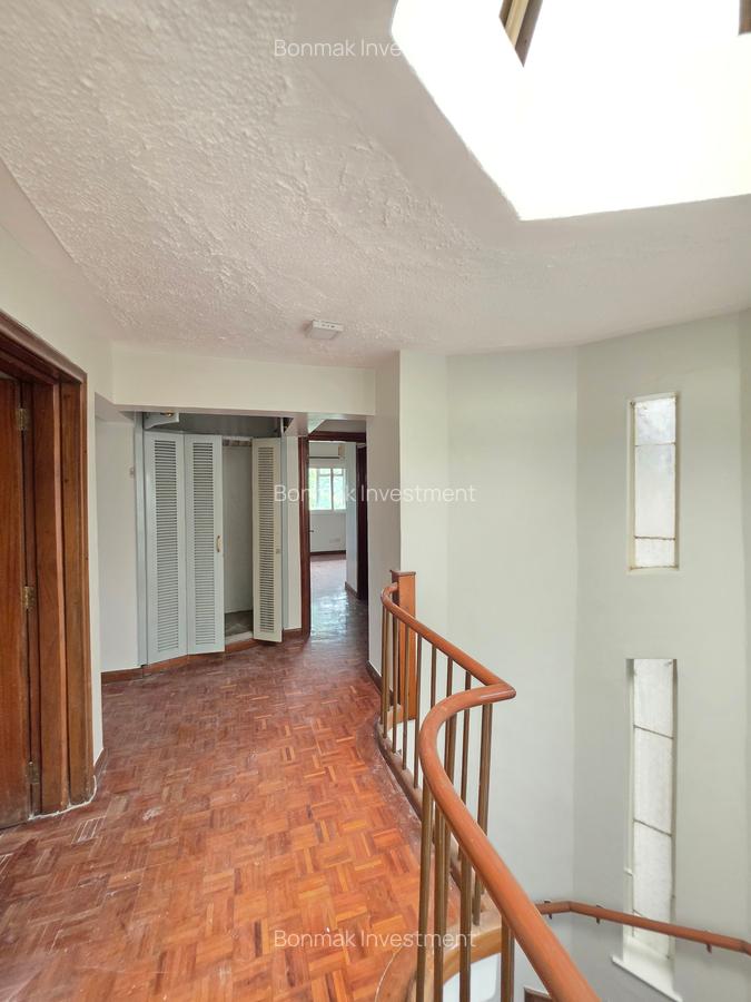 4 Bed Townhouse with En Suite at Lavington Green - 10