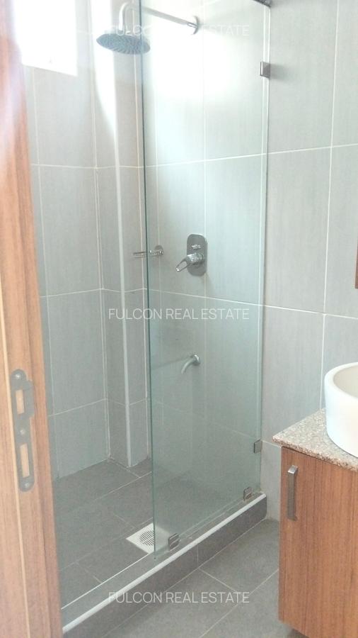 3 Bed Apartment with En Suite in Kilimani - 6