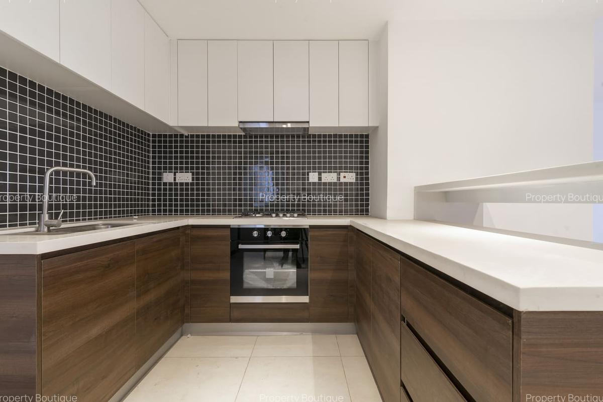 2 Bed Apartment with En Suite in Lavington - 5
