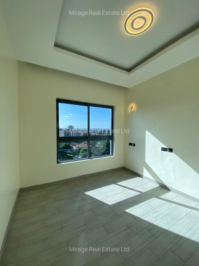3 Bed Apartment with En Suite in Lavington - 2