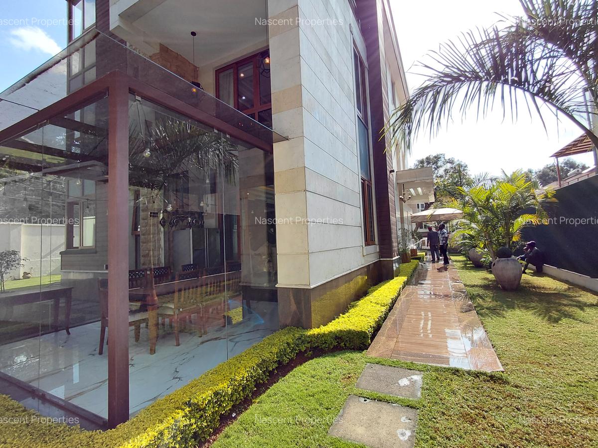 6 Bed Townhouse with En Suite in Lavington - 2
