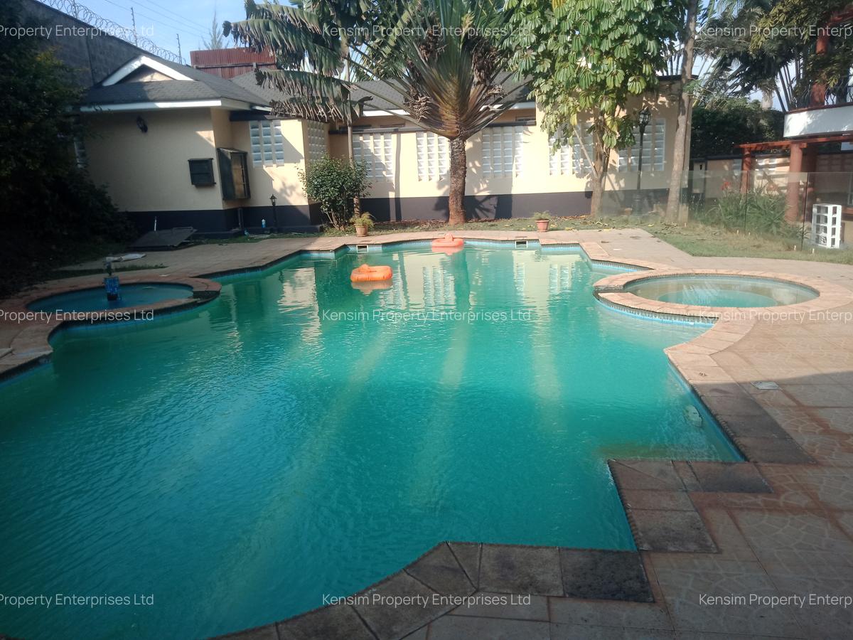 6 Bed House with En Suite in Nyari - 18