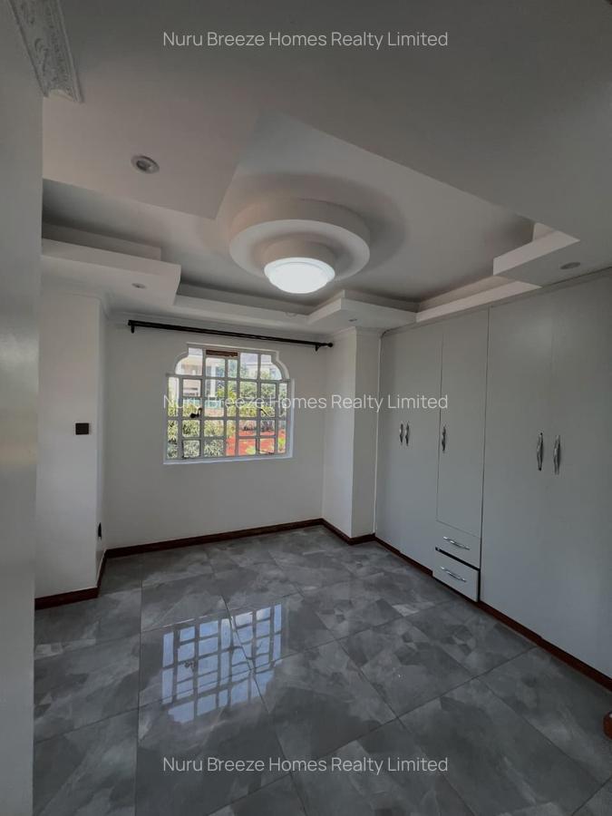 6 Bed House with En Suite in Runda - 16