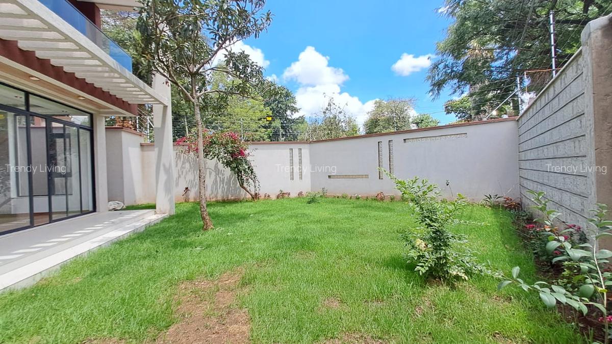 5 Bed Townhouse with En Suite in Lavington - 11