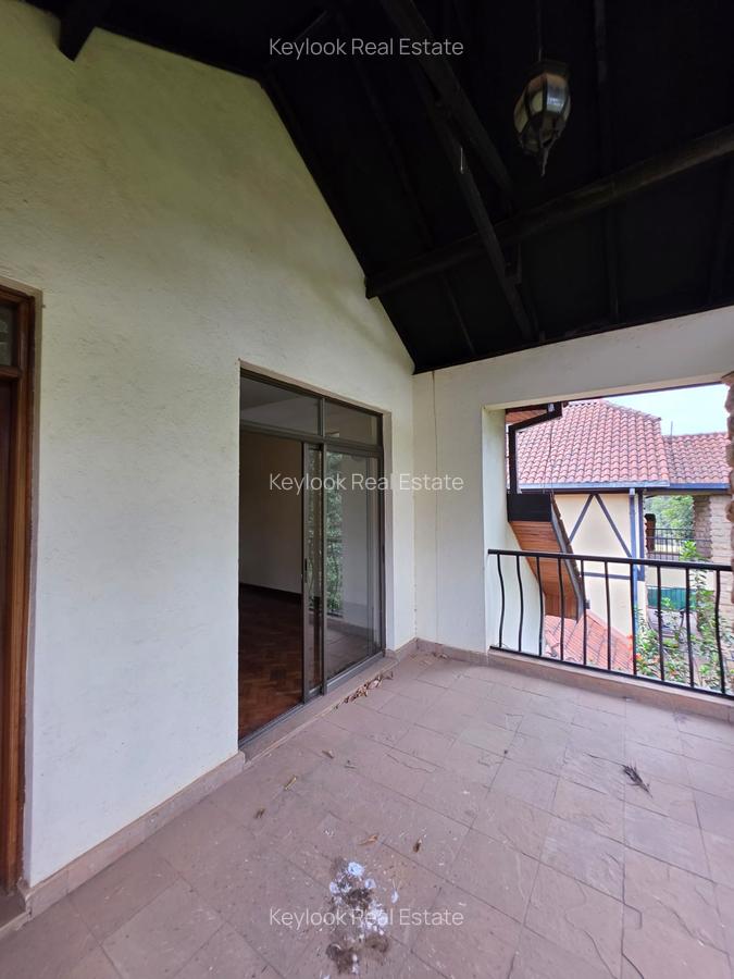 4 Bed Townhouse with En Suite at Lavington Green - 17