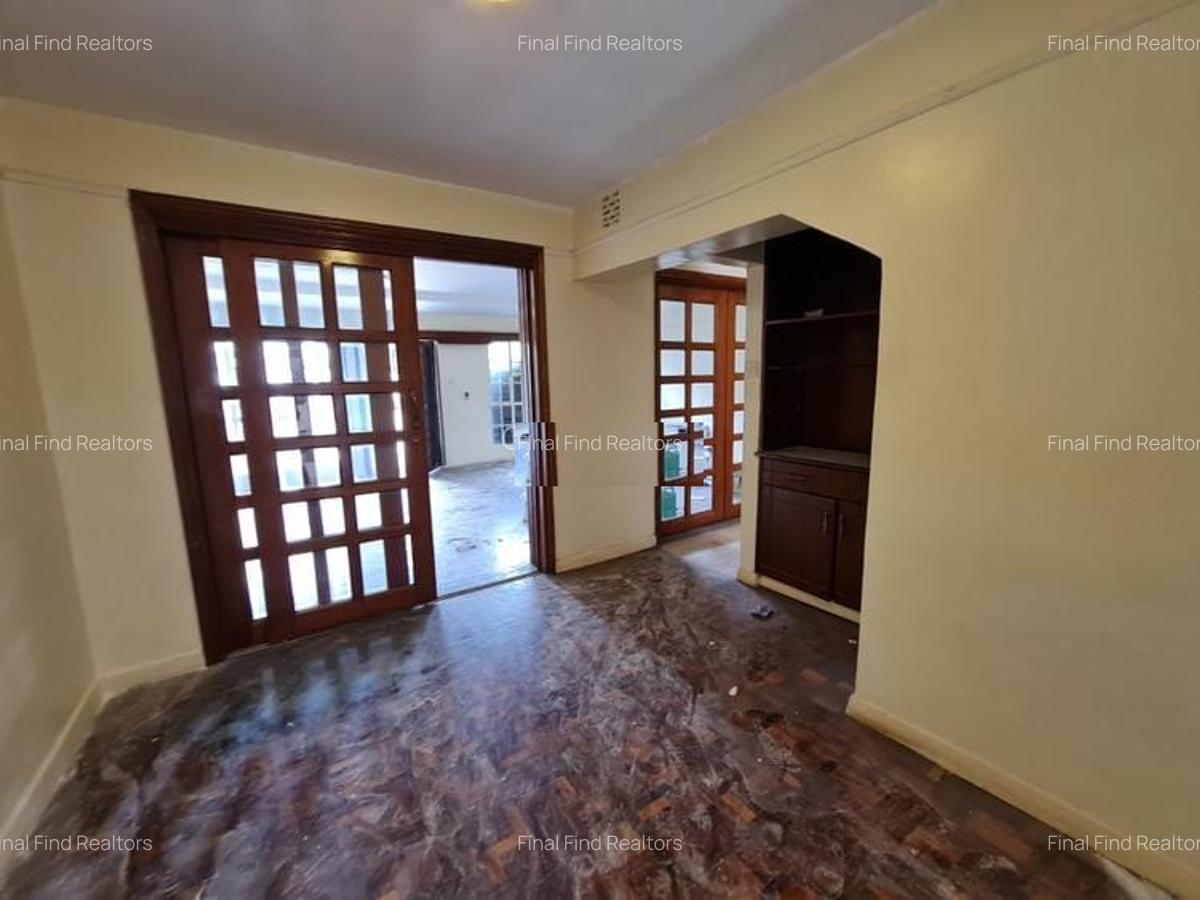 5 Bed Townhouse with En Suite in Westlands Area - 8