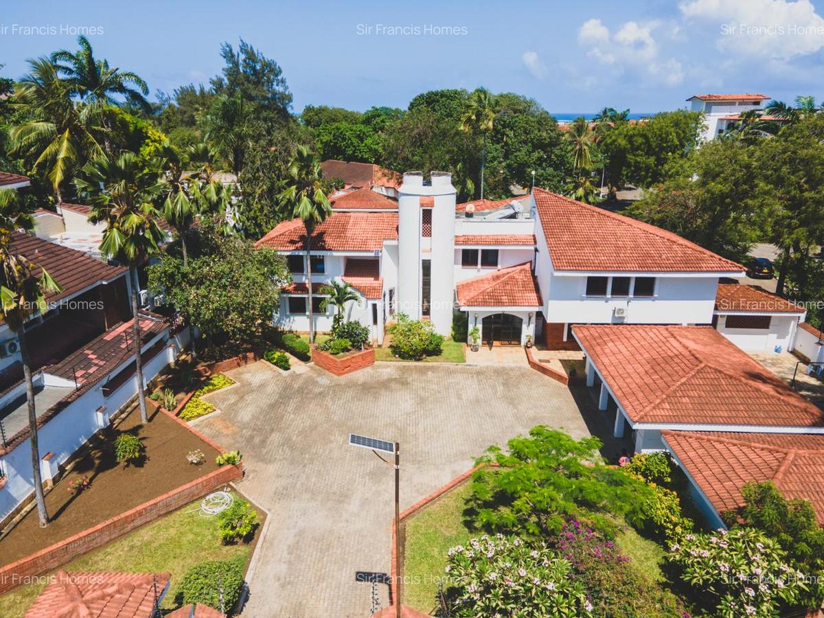 5 Bed House at Moyne Drive - 8