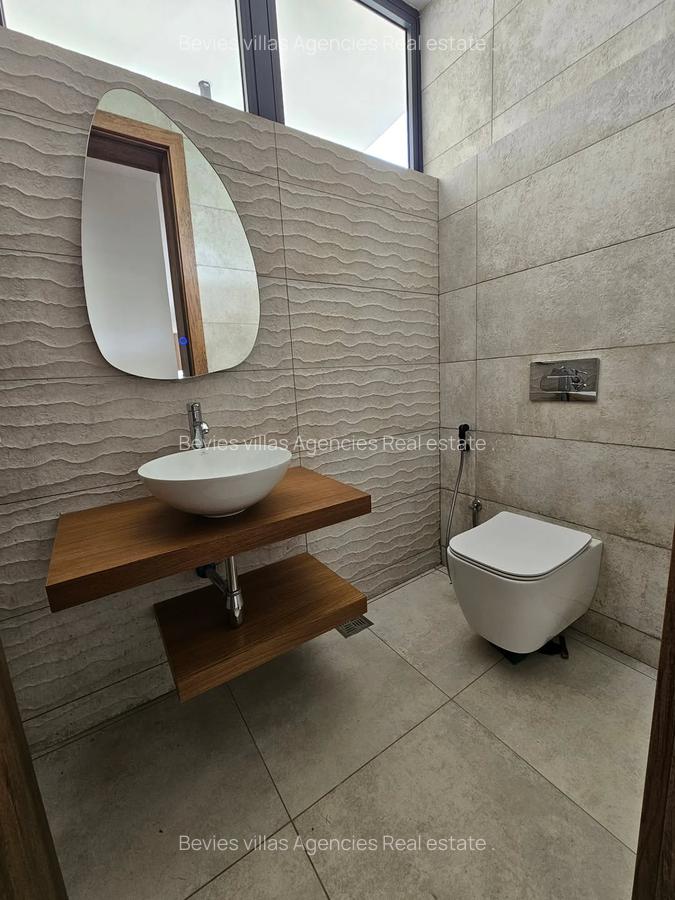 5 Bed Villa with En Suite at Nyari - 11