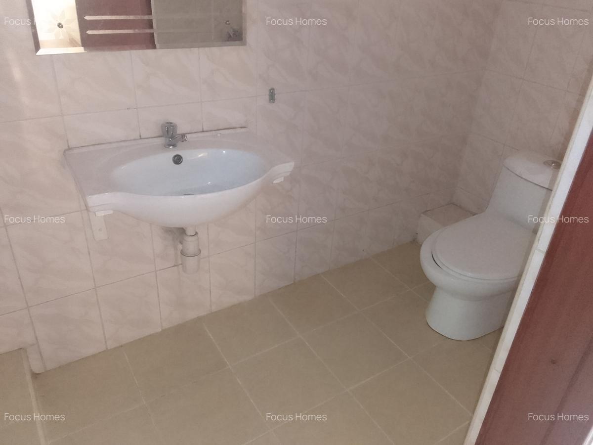 5 Bed Townhouse with En Suite in Lavington - 3