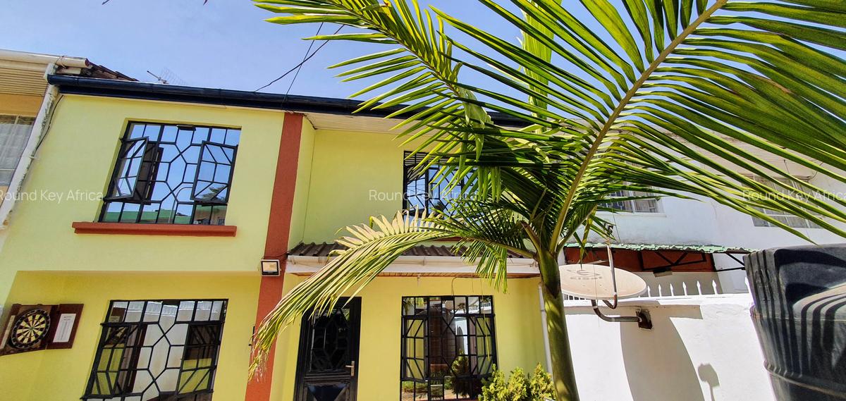 4 Bed Townhouse with En Suite at South C - 1