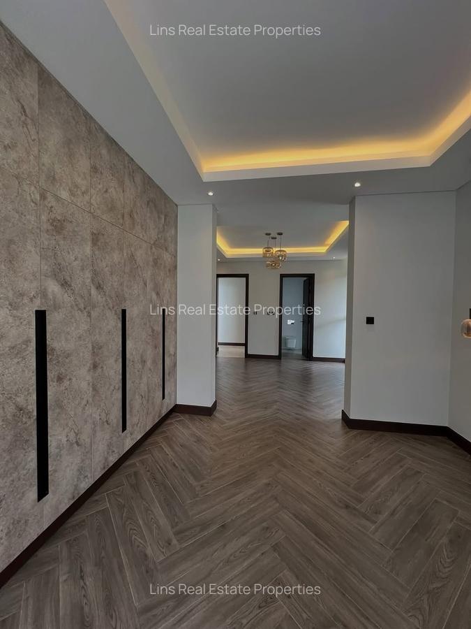 5 Bed House with En Suite in Nyari - 4