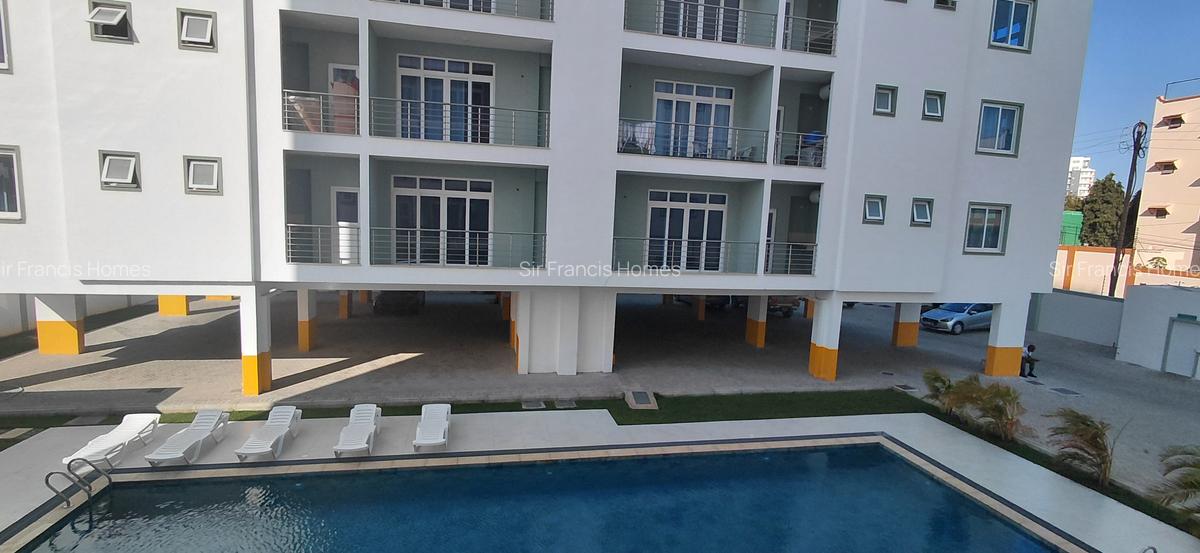 Serviced 2 Bed Apartment with Swimming Pool at Customs - 5