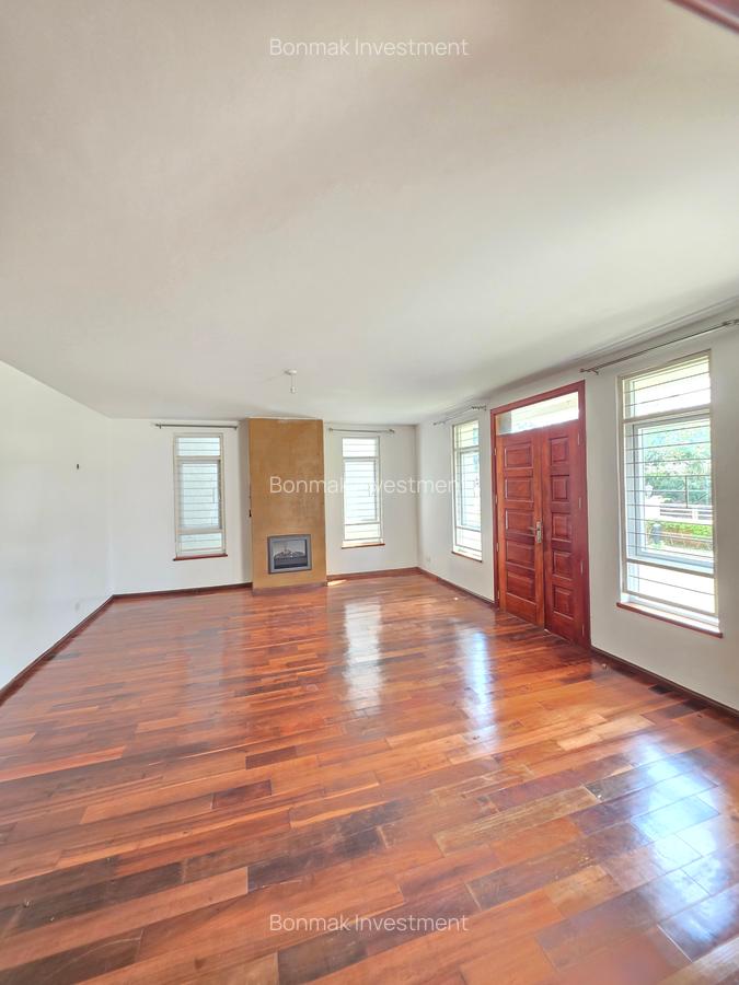 5 Bed Townhouse with En Suite at Lavington Green - 7