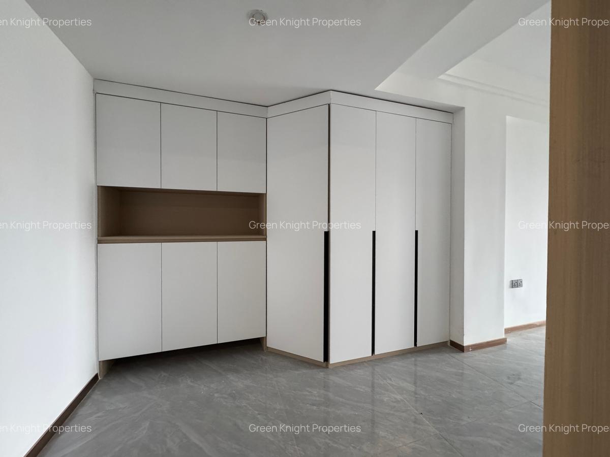 Serviced 3 Bed Apartment with En Suite in Riverside - 9